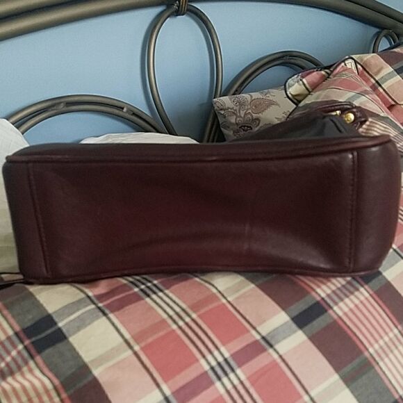 Vintage Etienne Aigner - Picture 3 of 7